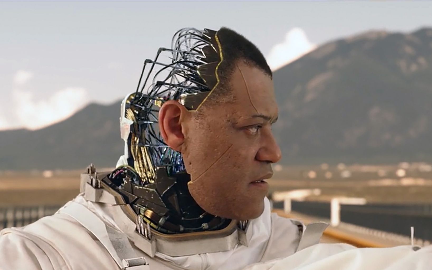 男子被改造,半人半机器拥有超能力,剧情反转不断科幻电影