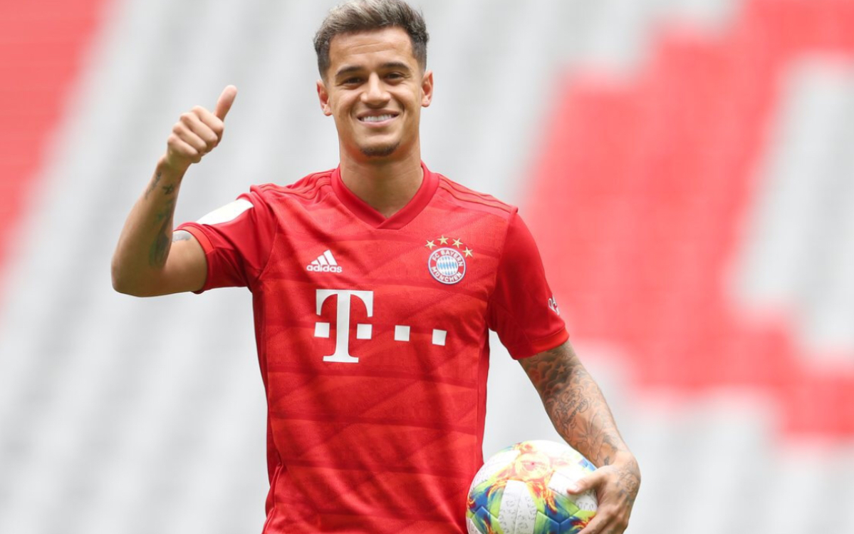 库蒂尼奥亮相拜仁展示10号战袍