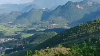 Скачать видео: 为什么佤邦要驻军户板，缅甸禅邦户板县将是北佤最大的坝子。