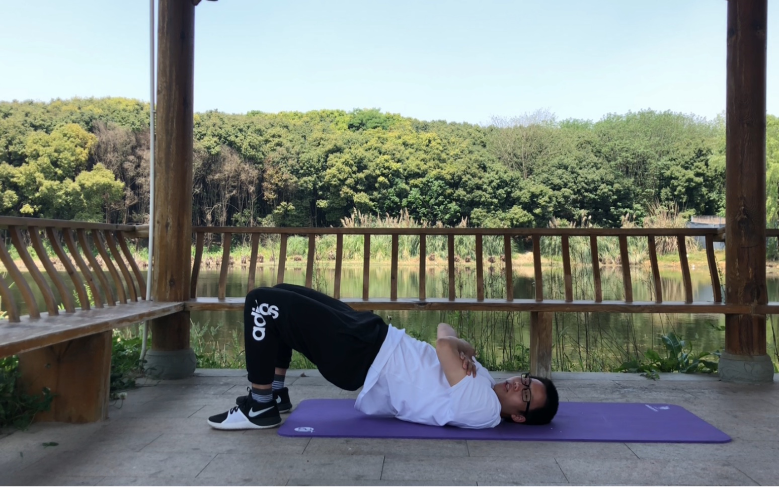 臀部训练黄金动作仰卧挺髋