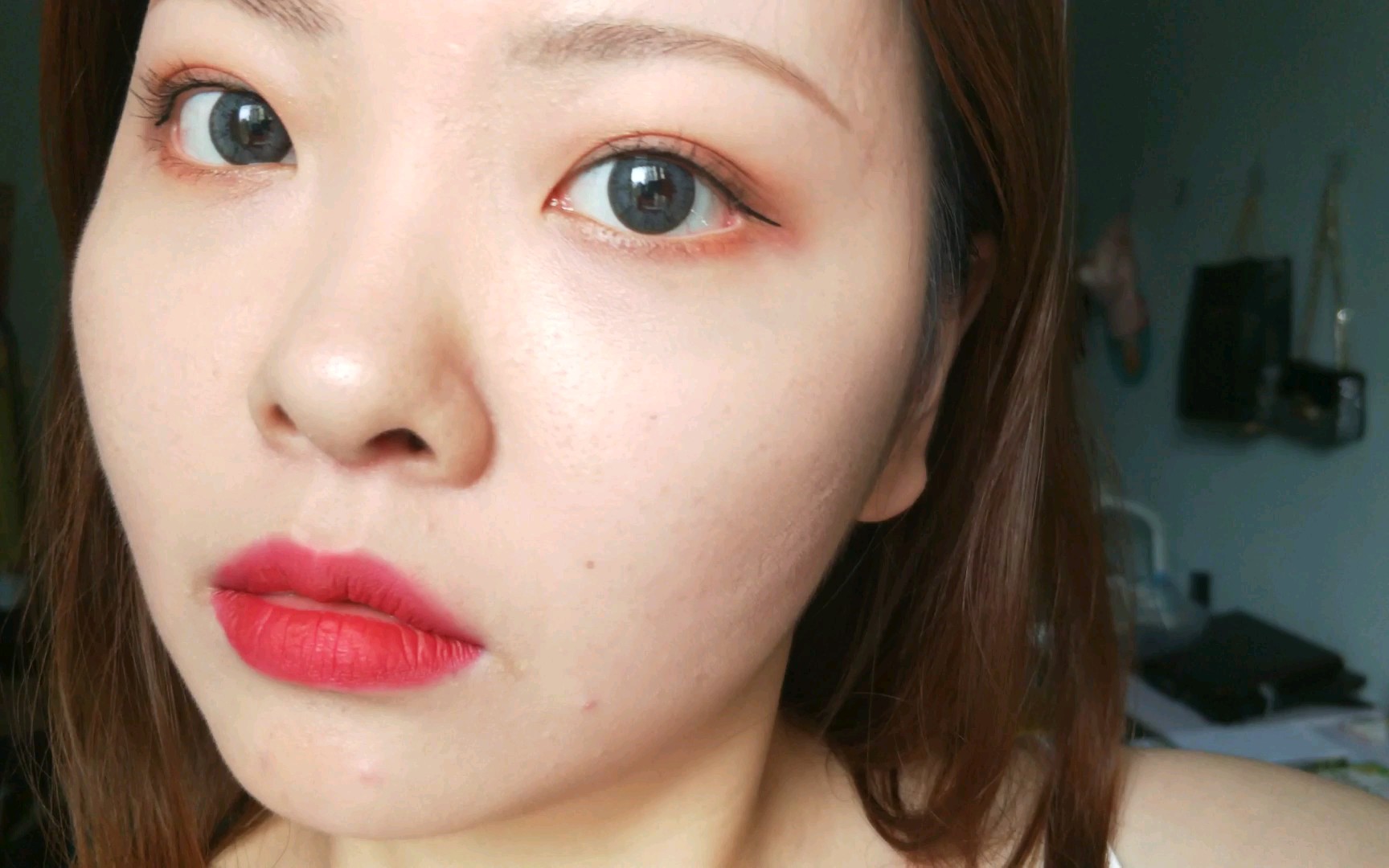 新人首投 化个哑光日常妆 视频超短_哔哩哔哩 (゜