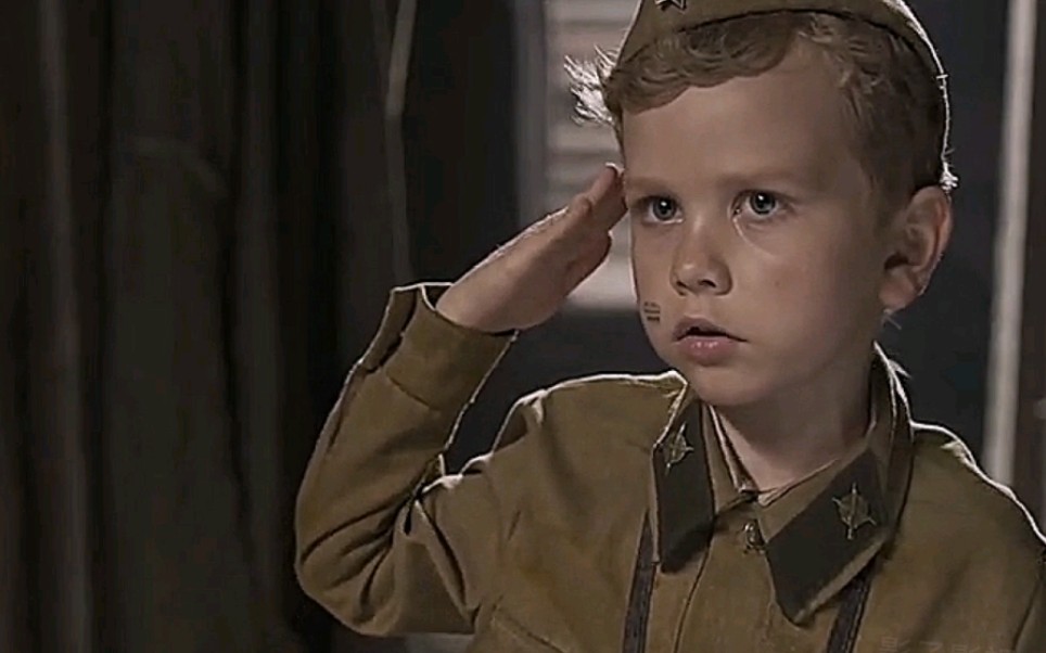 士兵:二战时期6岁的谢尔盖上战场抓特务