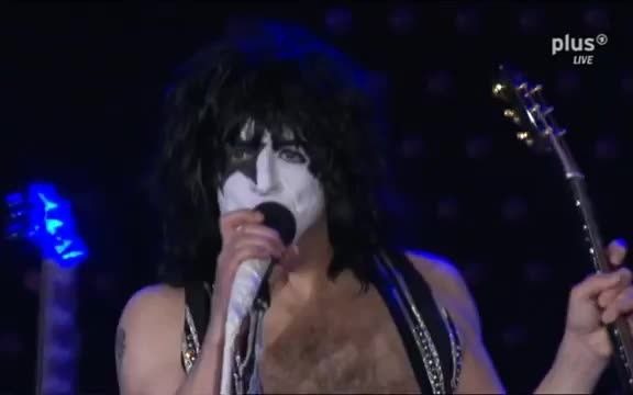 [图]KISS Lick It Up 2010