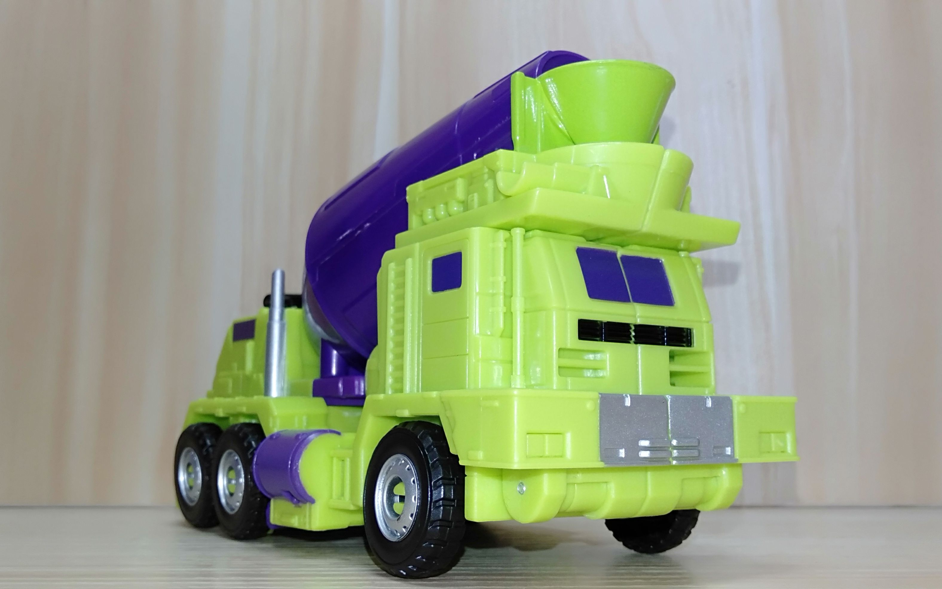 【变形金刚】日版经典 uw-04 搅拌机_哔哩哔哩 (゜-゜)つロ 干杯