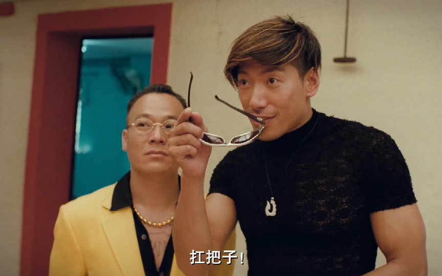 古惑仔3之只手遮天:乌鸦出言不逊挑逗蒋先生女人,浩南直接怼他