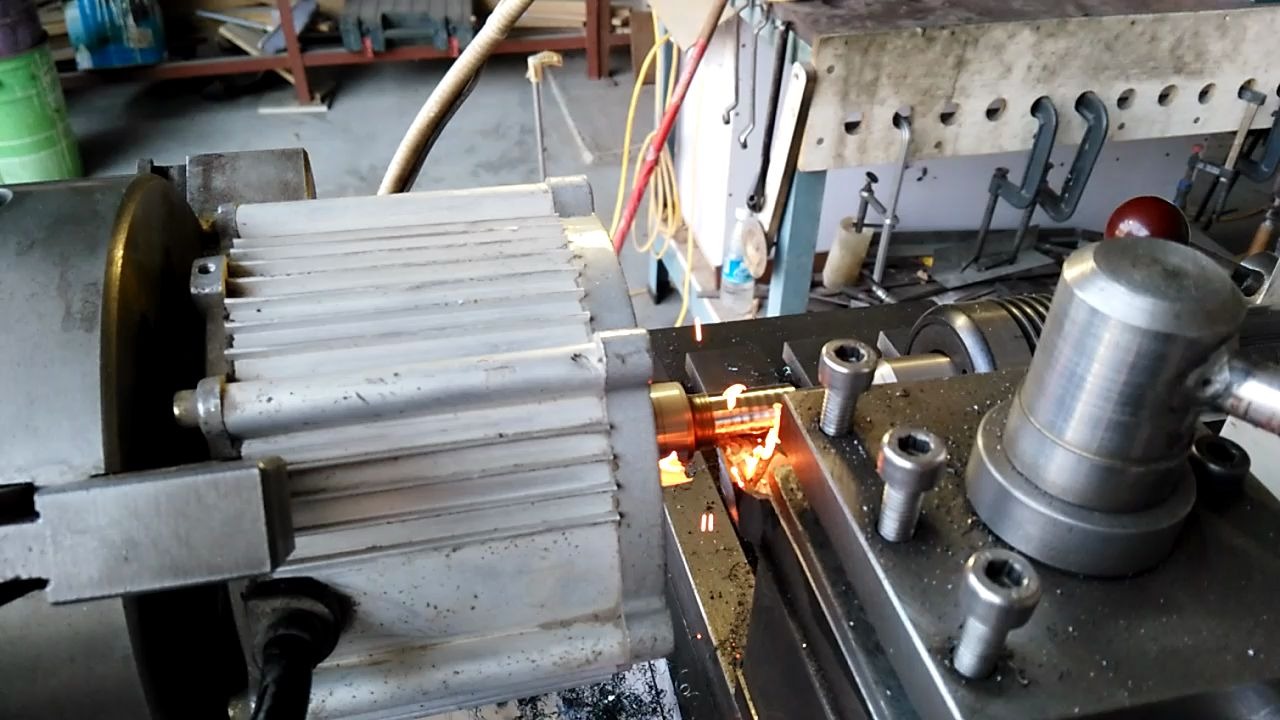 电机自转车轴头