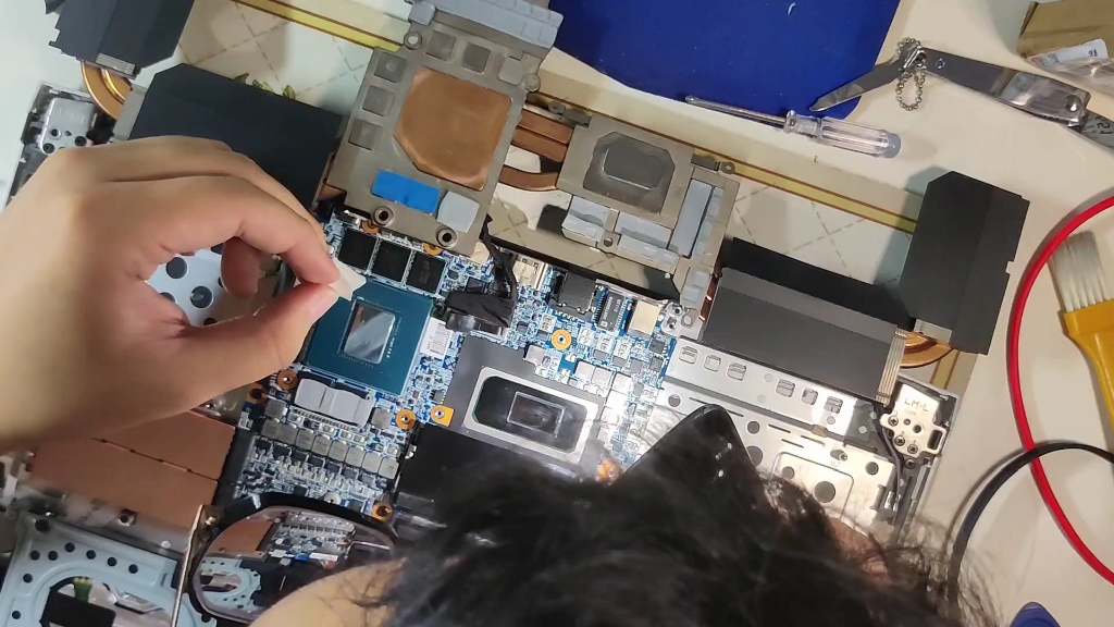 机械革命x8pro更换硅脂清灰,加装固态硬盘散热片