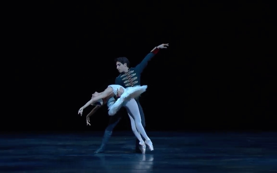 swan lake – act ii pas de deux the royal ballet