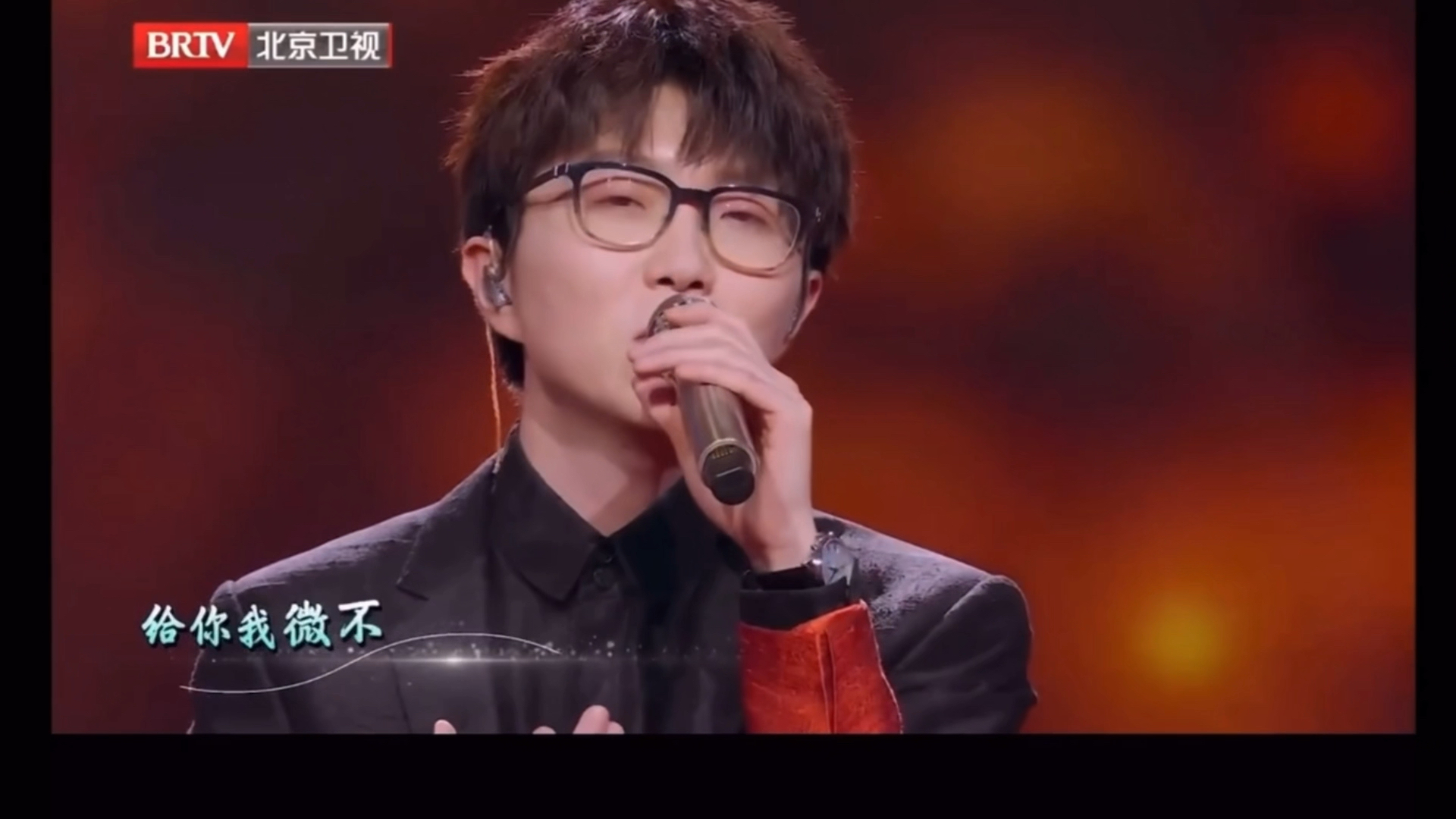 毛毛的人和歌也太温暖了吧,好喜欢,像全世界安利毛不易