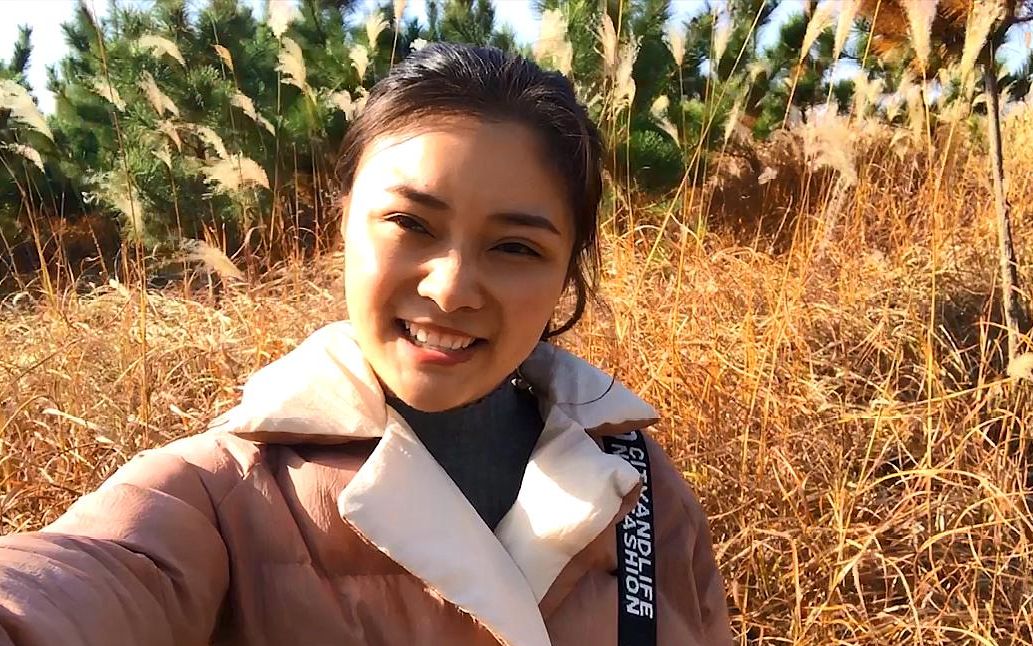 时间过得飞快,但雪妹生活的村庄和记忆中的树林,却是从前的模样_哔哩