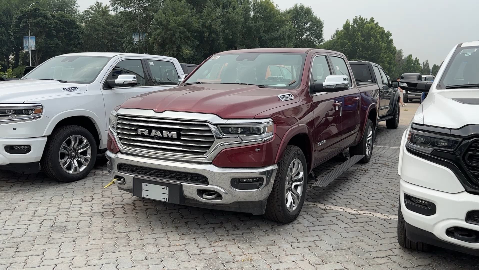 道奇公羊长角号起步价40多万 5.7v8四八缸切换油耗真香