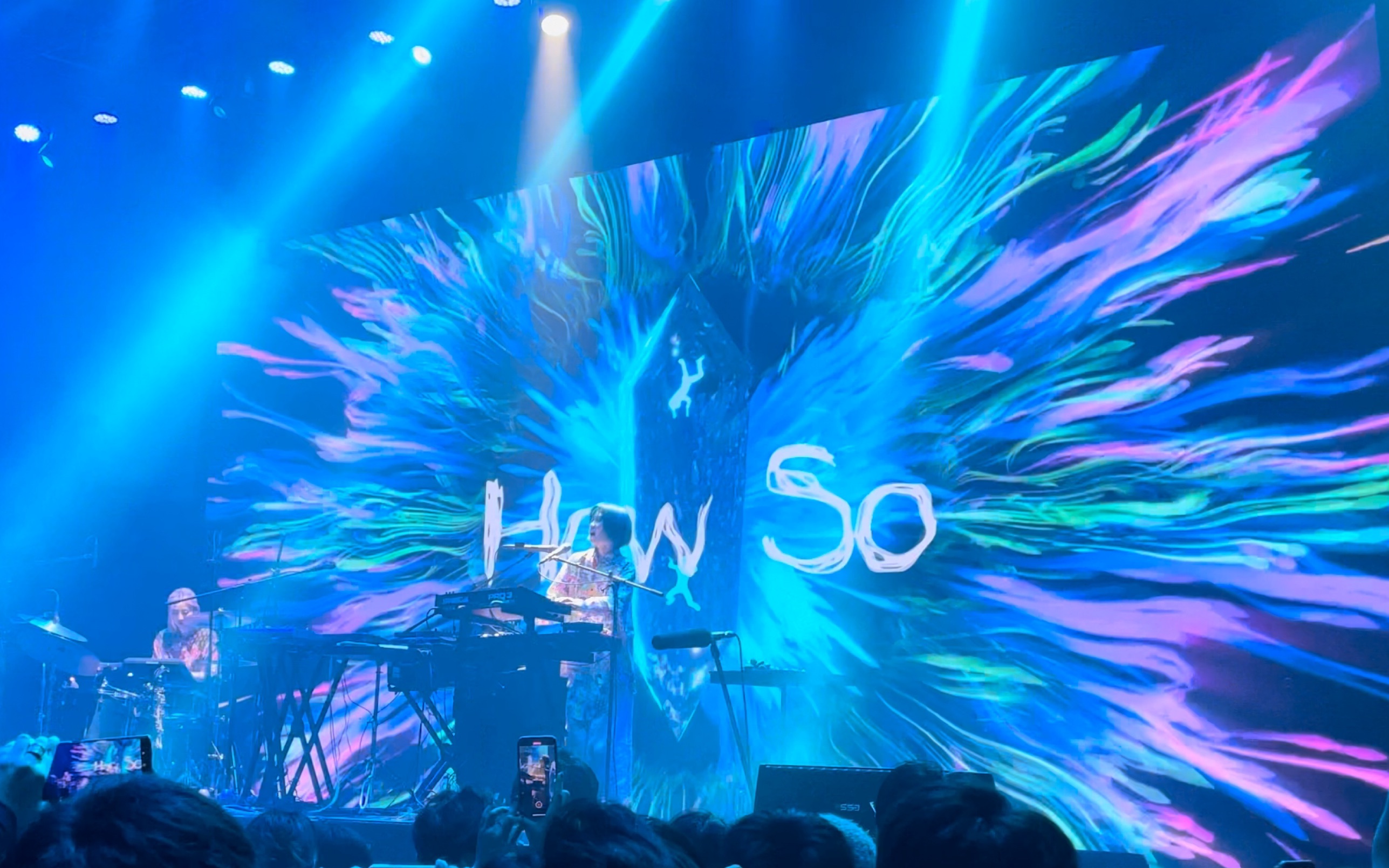 【livehouse】:《如何》的现场是目前三娃所有歌里最喜欢～!