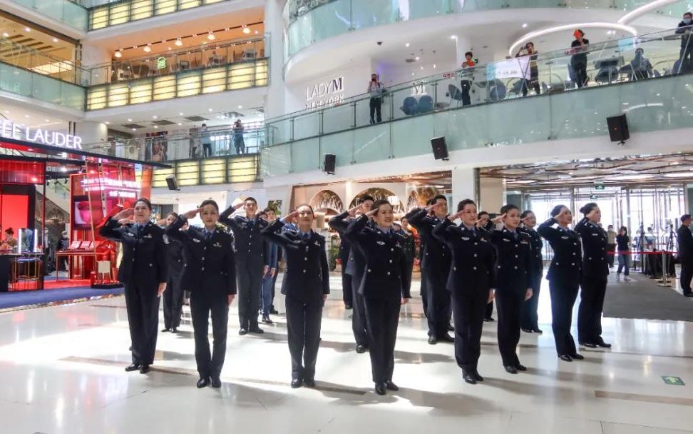 [图]【北京警察】西城分局“青警心向党 礼赞新时代”快闪活动