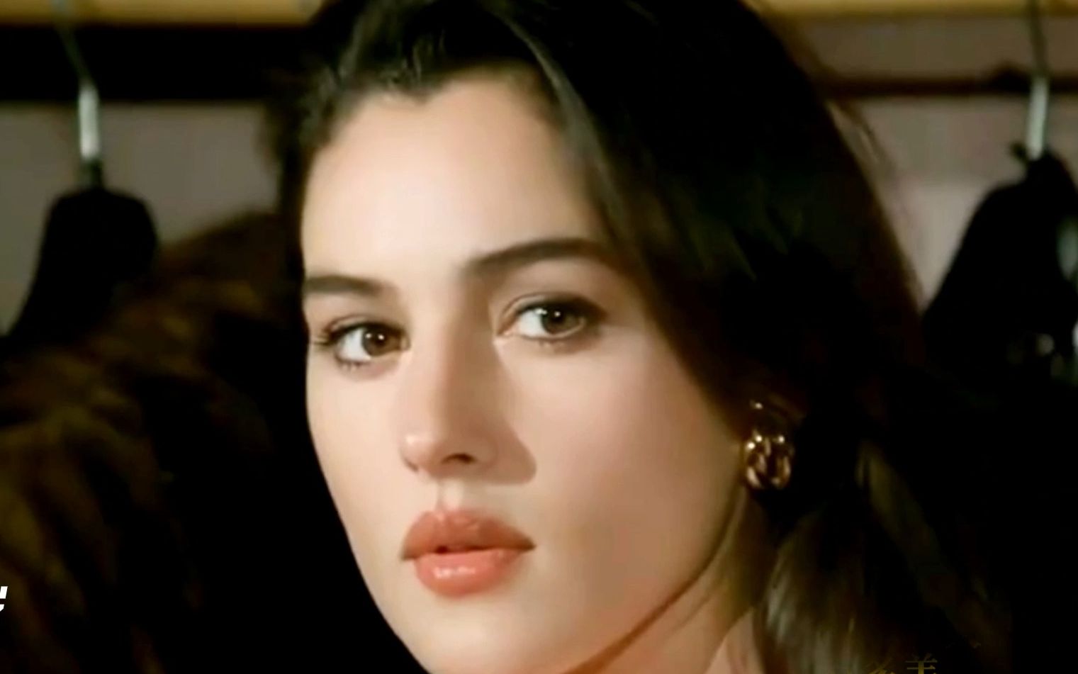 盘点莫妮卡贝鲁奇神仙颜值:被公认为地球球花,是男人最想得到的绝世