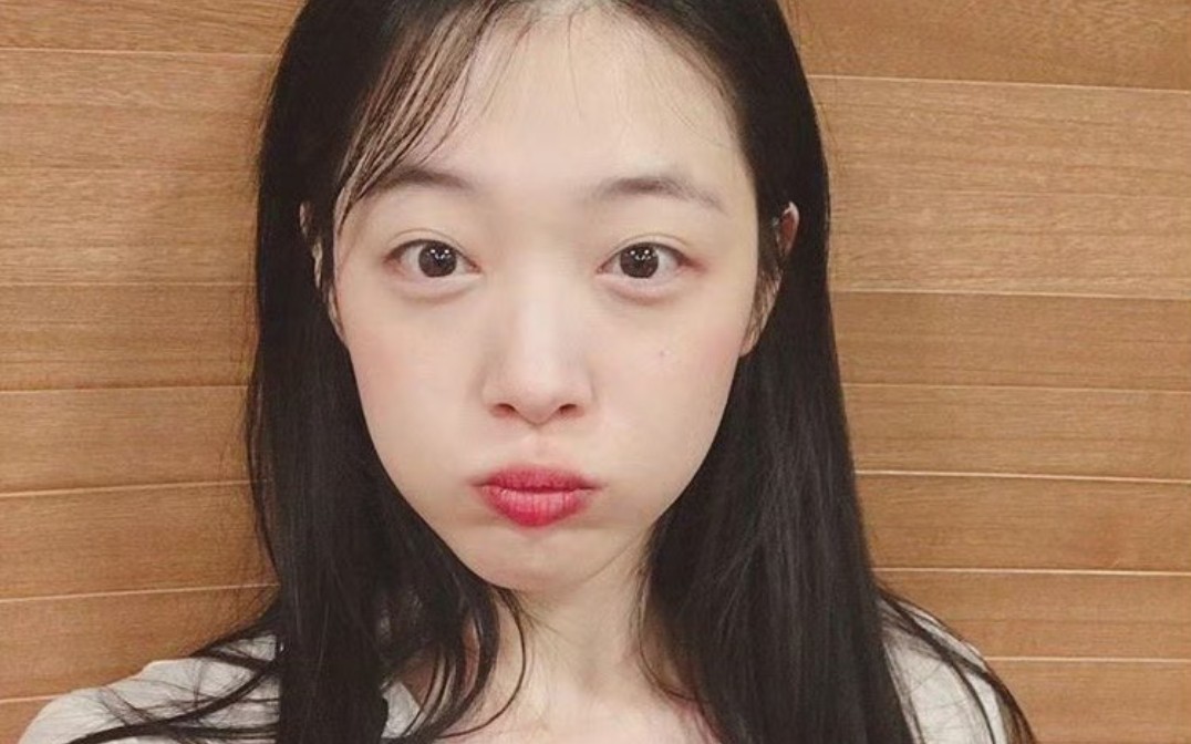 雪莉最在乎的是fx成员##雪莉生前纪录片完整版公开# 崔雪莉生前纪录