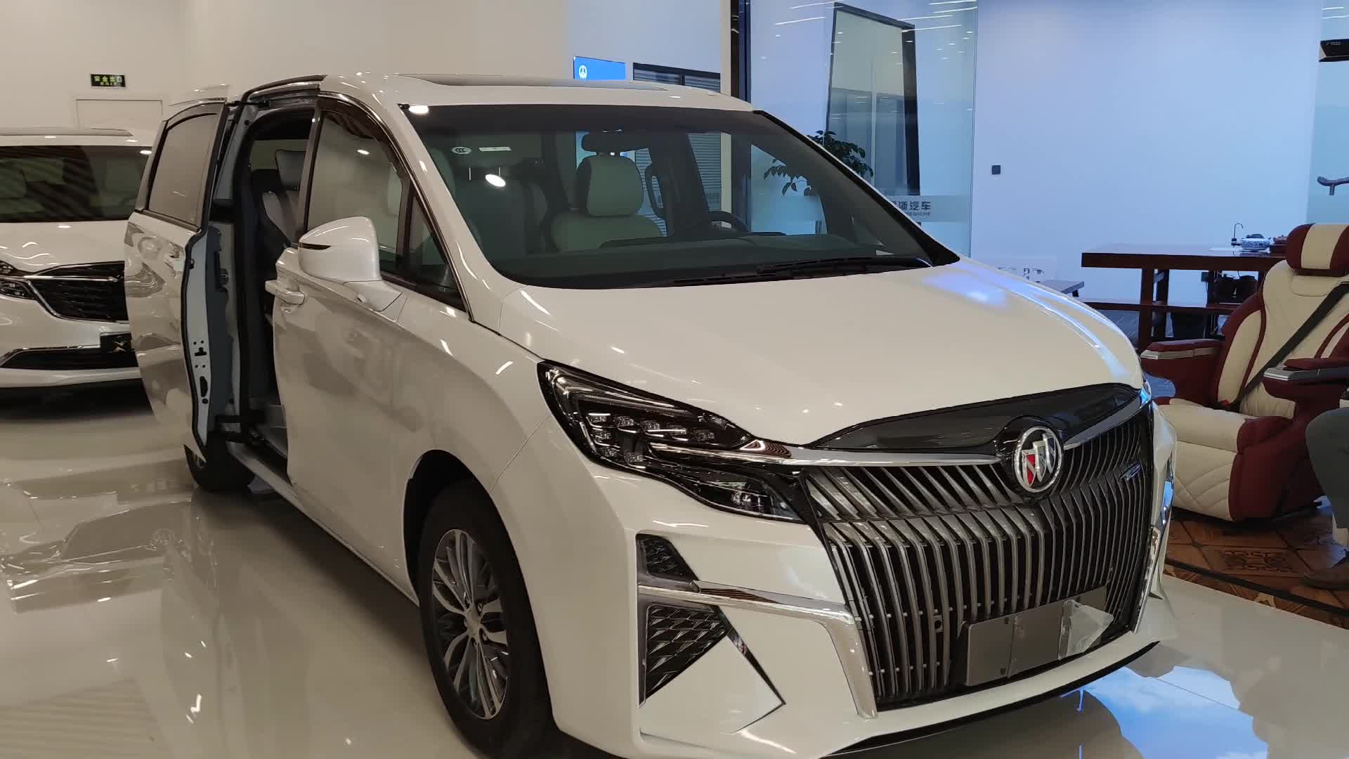 最新款别克gl8商务车,出门旅游必备神器