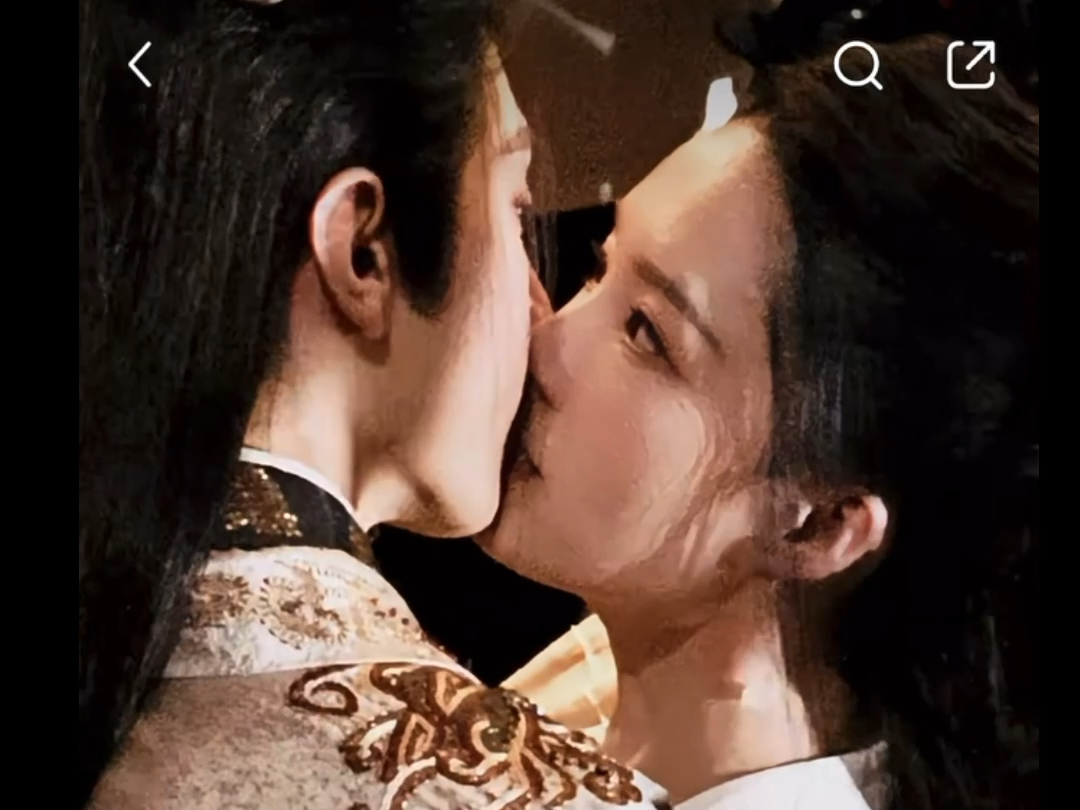 一笑随歌#陈哲远李沁搂腰亲