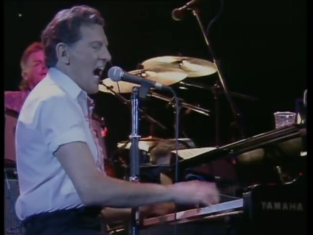 [图]【现场摇滚钢琴大神】Jerry Lee Lewis - 火球 Great Balls Of Fire