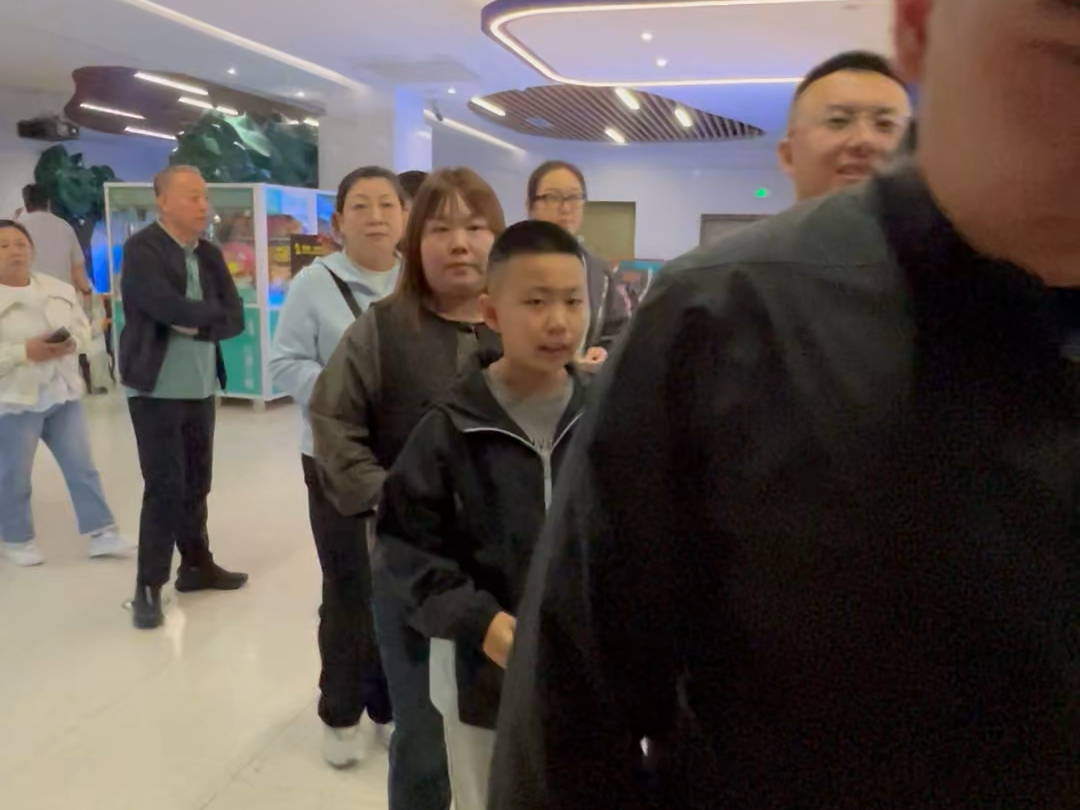 祝大家节日快乐，无需过多解释，客流量代表一切，我们也会尽量去服务好每一位客人。