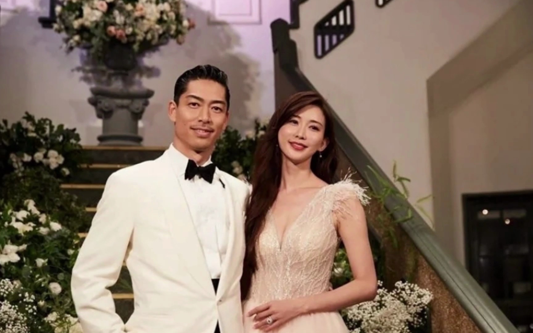 林志玲夫妇东京街头约会 志玲背影消瘦看着像20岁