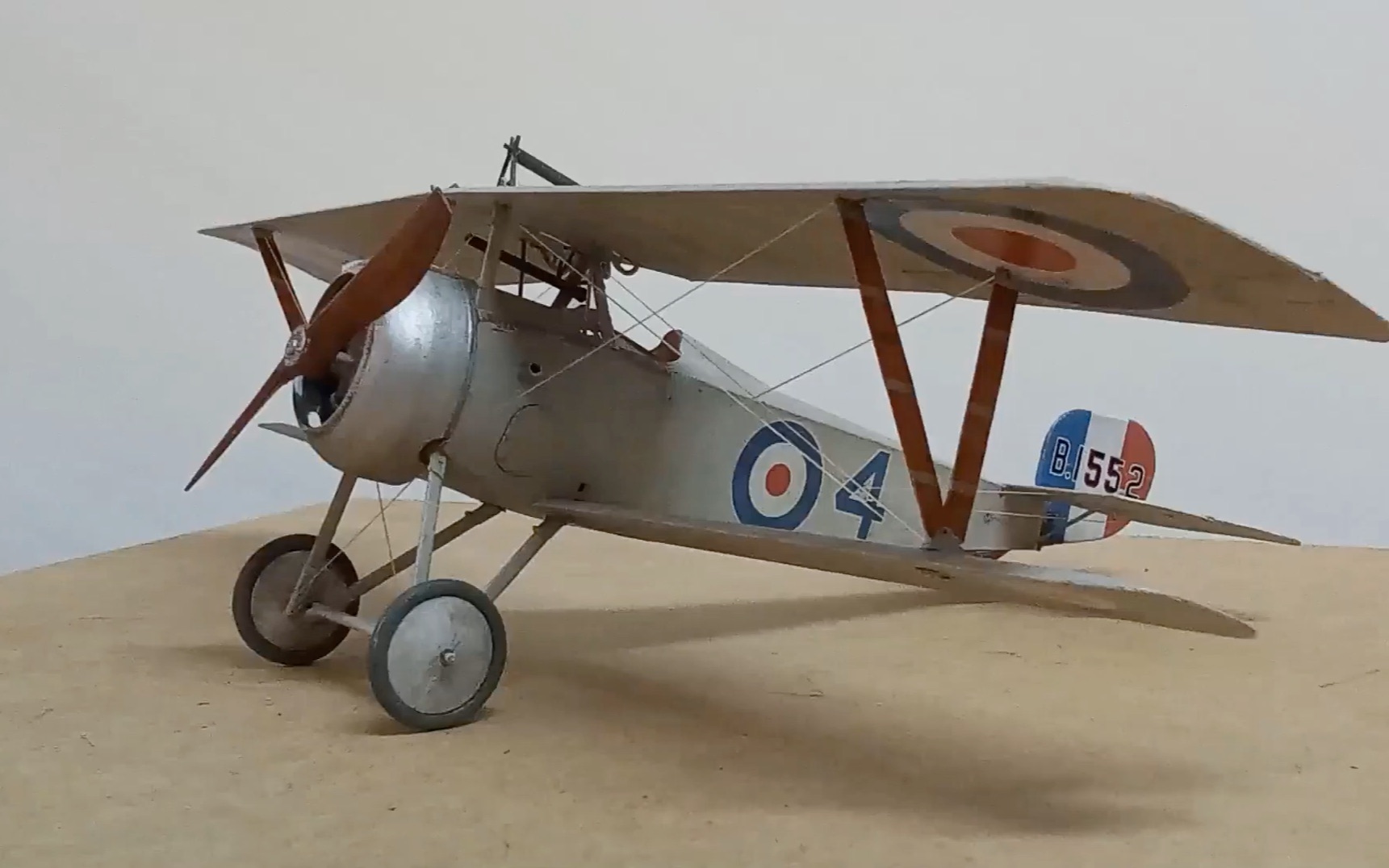 纽波特23 油管大神用纸做的超精细一战战斗机模型 nieuport 23 paper