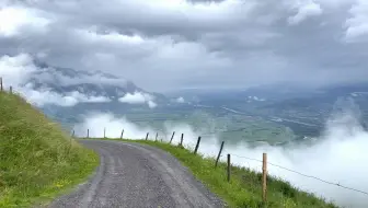 【4K】瑞士雨天 Grabserberg 云层坠落地球