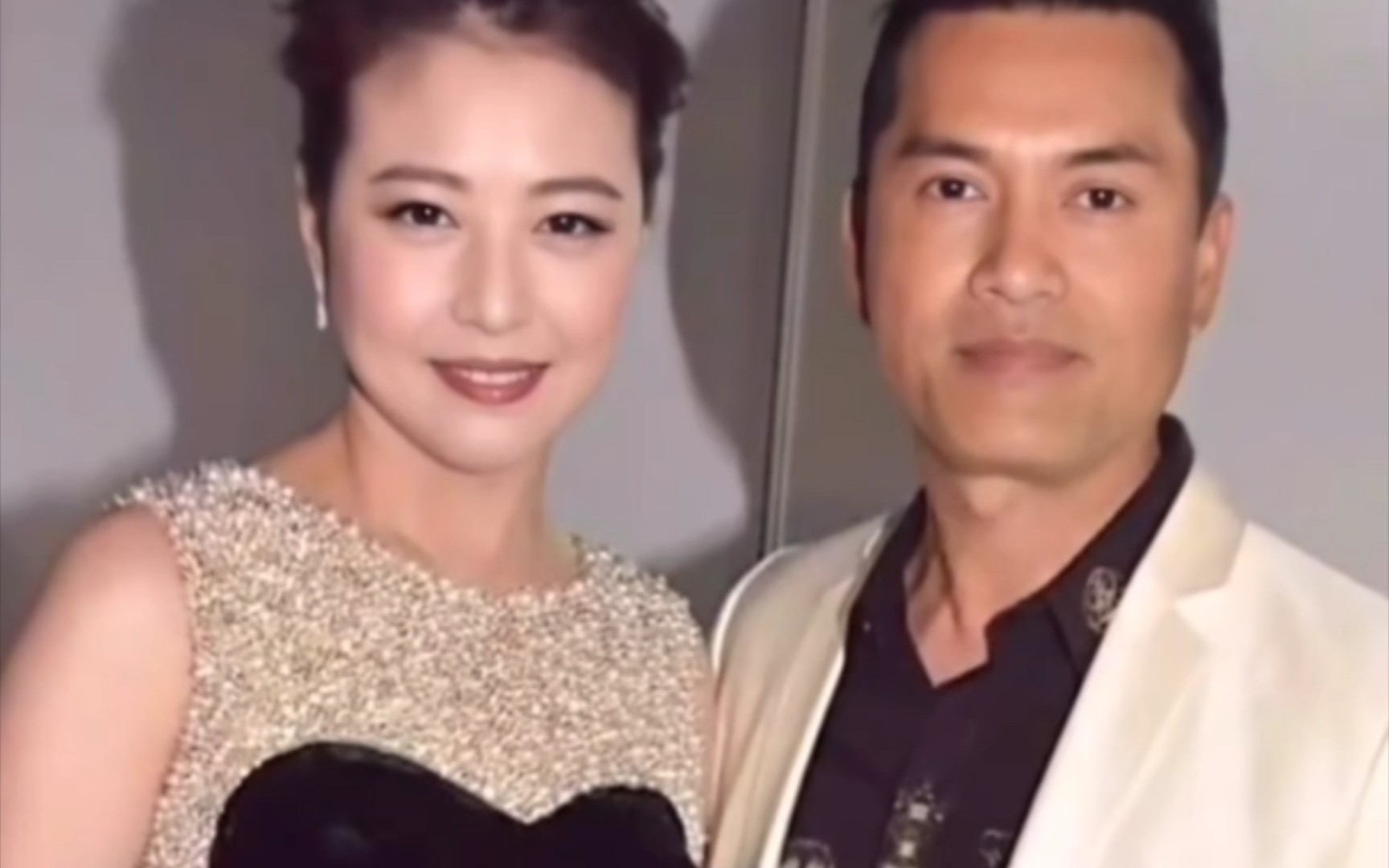 周海媚 采访谈及与吕良伟的感情,节目中坦言21岁就答应了吕良伟的求婚
