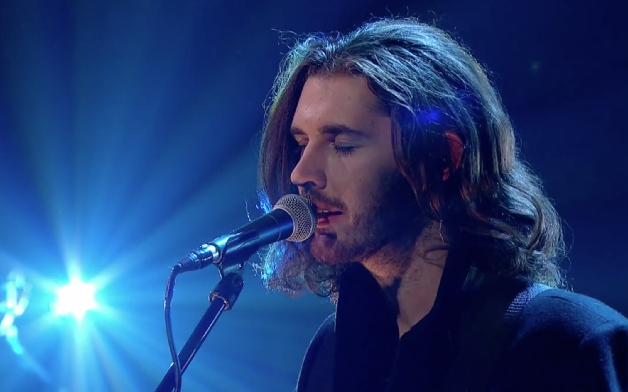 [图]【Hozier】Take Me To Church [Live] @BBC Two 现场深情演唱