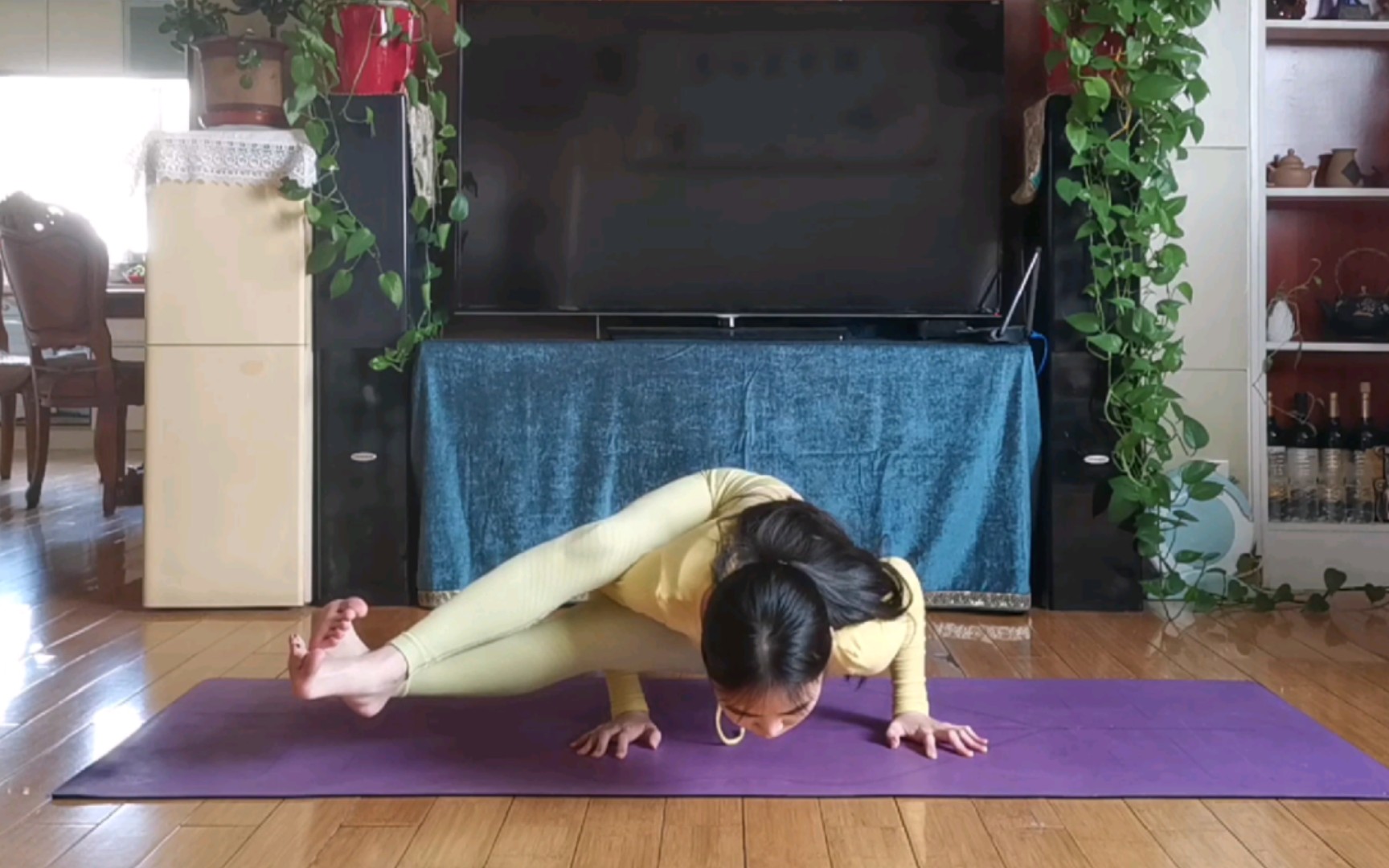 解锁瑜伽体式—八曲式