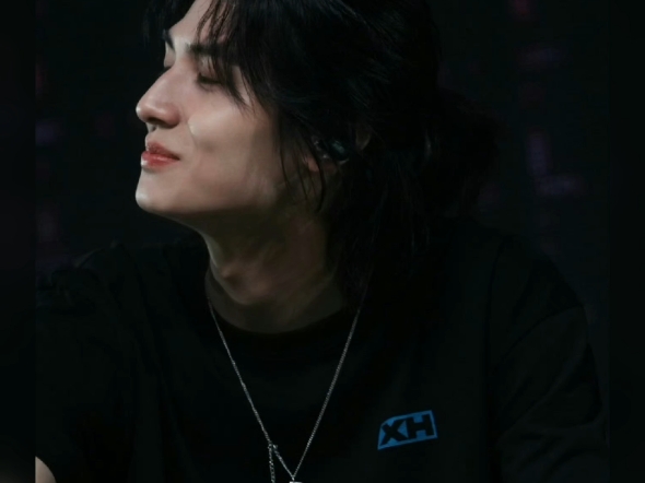 分享韩国摇滚男歌手李周演美图合集!