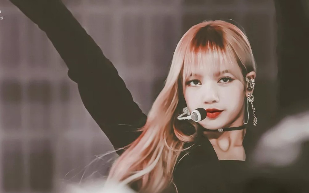 blackpink:lisa单人舞台&首尔演唱会舞台 attention