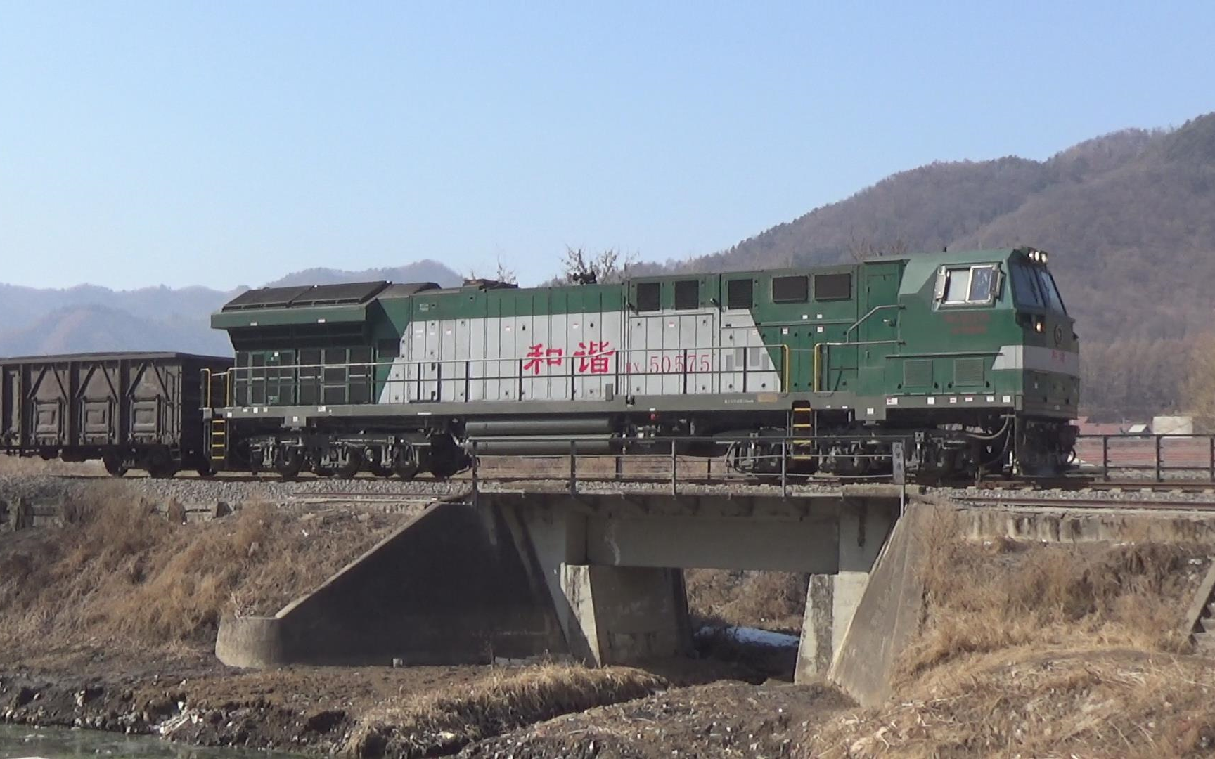 hxn5057546853次小运转列车进梅集线集安站20190302