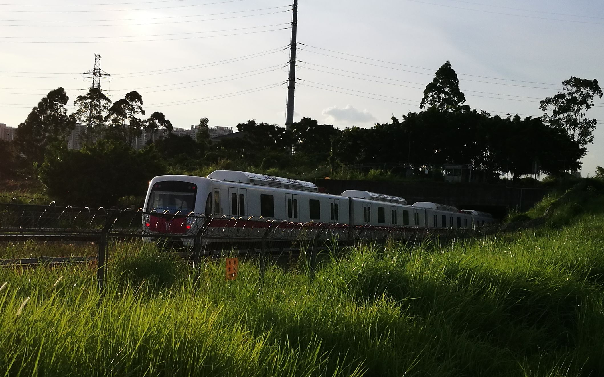 羊角入地大法广州地铁4号线新造隧道口随拍
