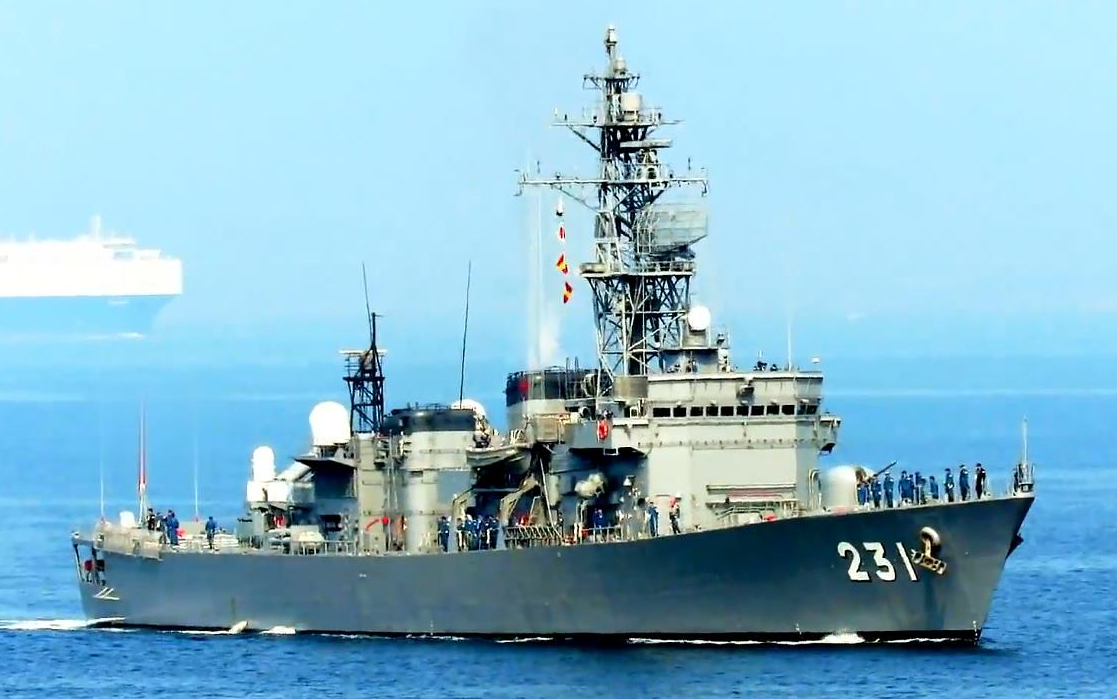 阿武隈级护卫舰图片