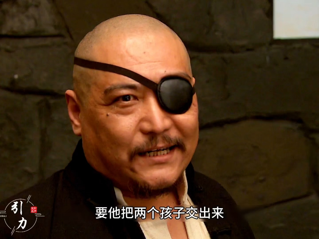 土匪二当家的趁着老大不在家想要造反,本想对压寨夫人动手没想到被