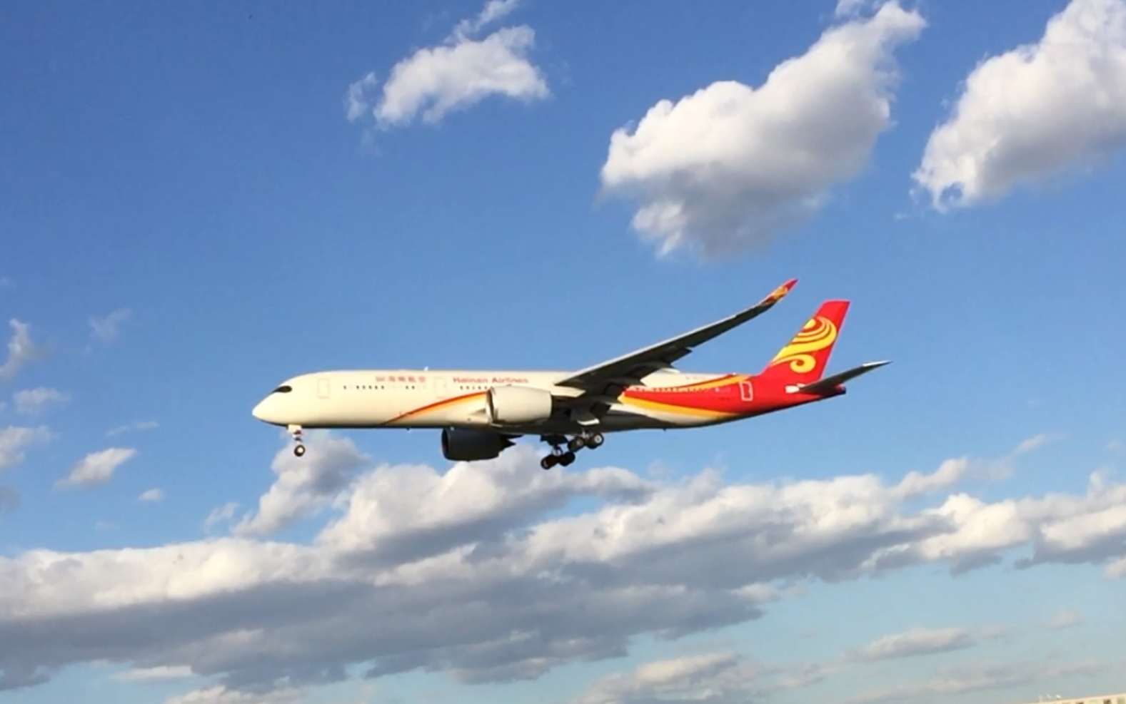 北京首都机场八卦台:海南航空a350降落中跑_哔哩哔哩_bilibili