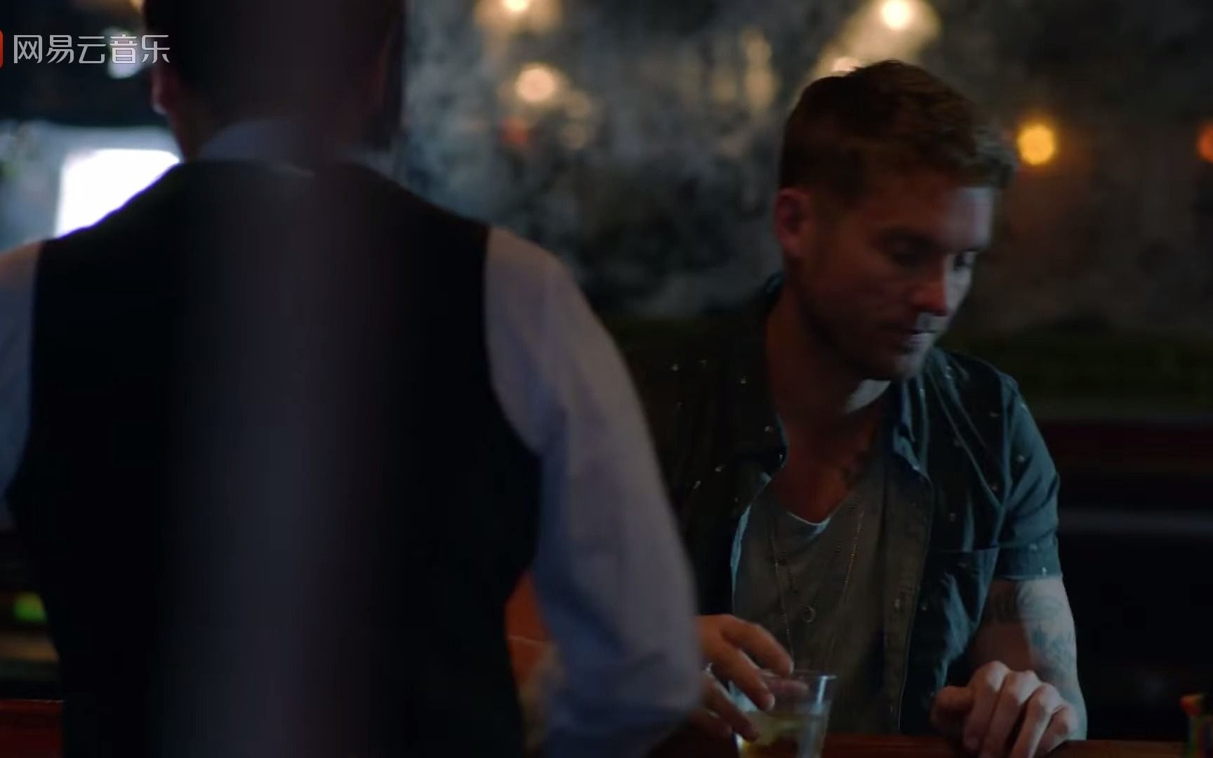 [图]【欧美】Brett Young —— 《Like I Loved You》