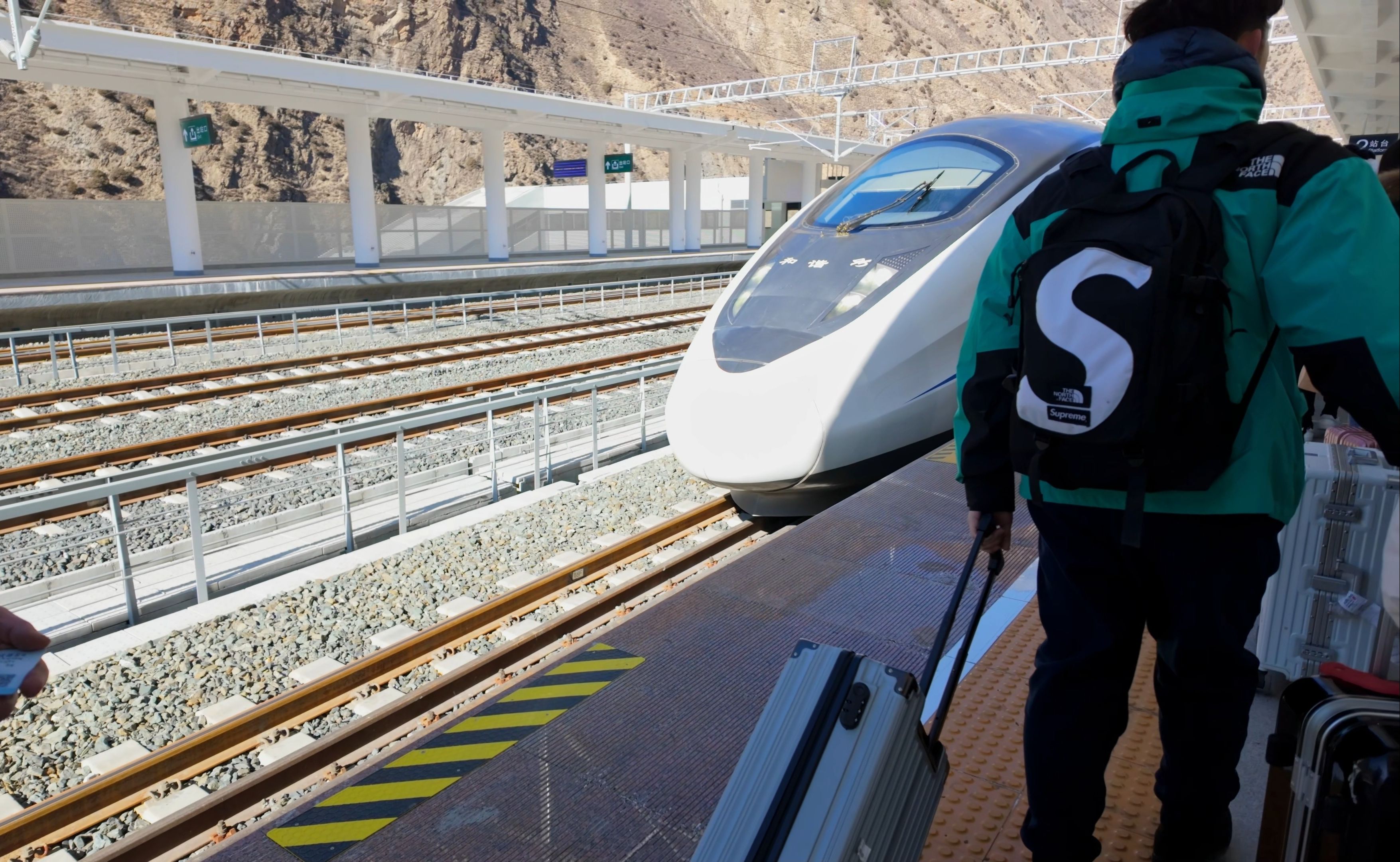 九寨沟-成都|大巴 c6378镇江关-成都东crh2g运转记录