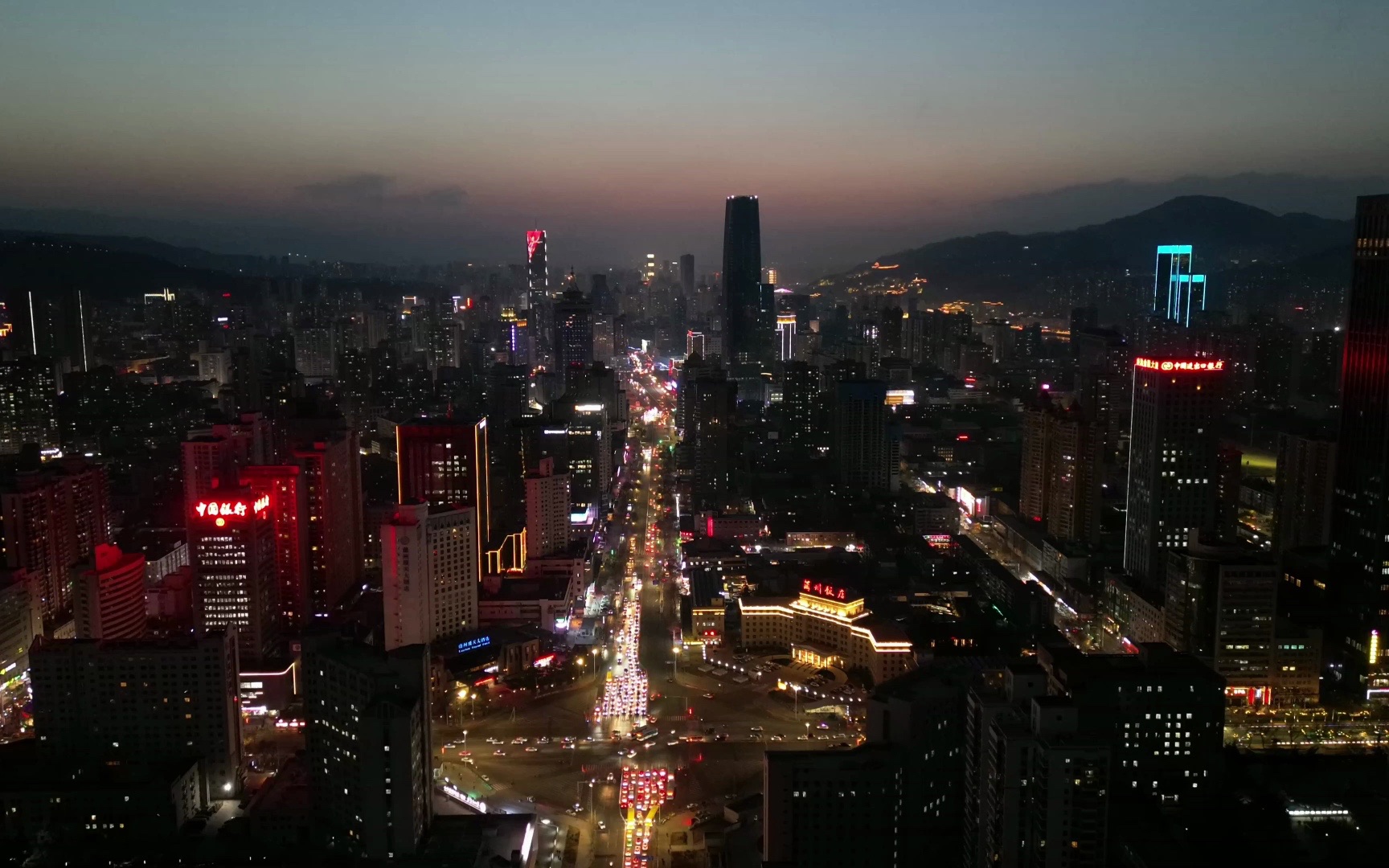 车水车龙的兰州夜晚--大疆航拍