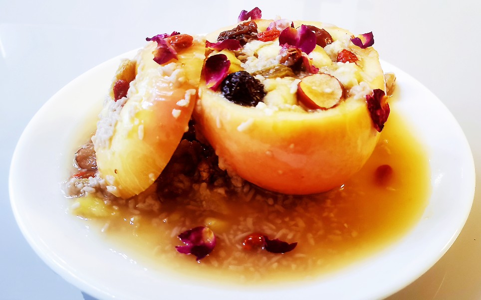 回忆小时候妈妈做的酒酿蒸苹果,香香甜甜颜值高,酸甜可口又营养!