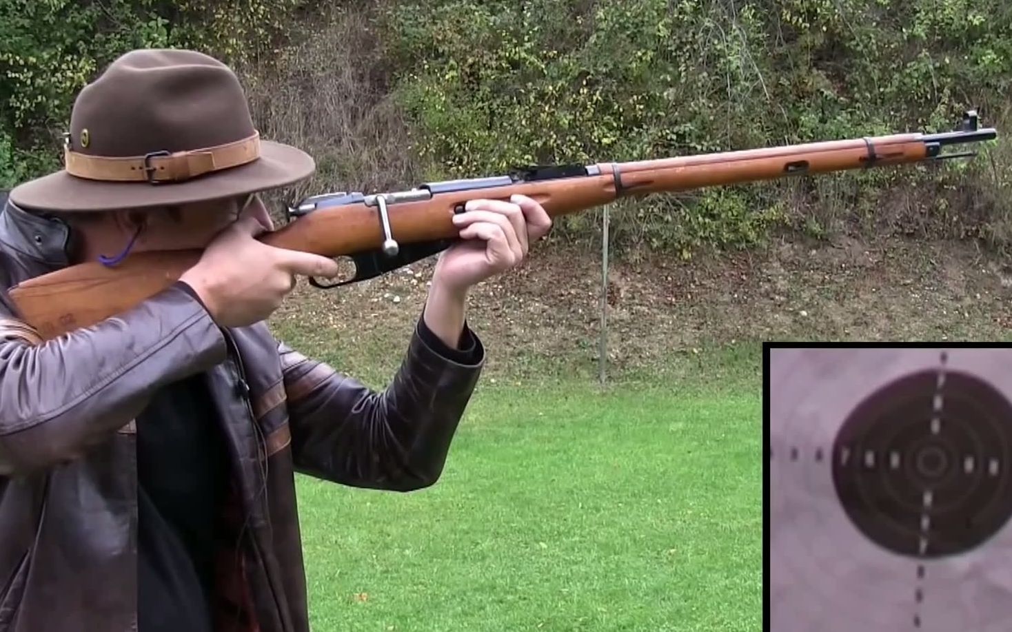 莫辛纳甘干步枪百米标靶射击实测看都看不清没脱靶就不错了