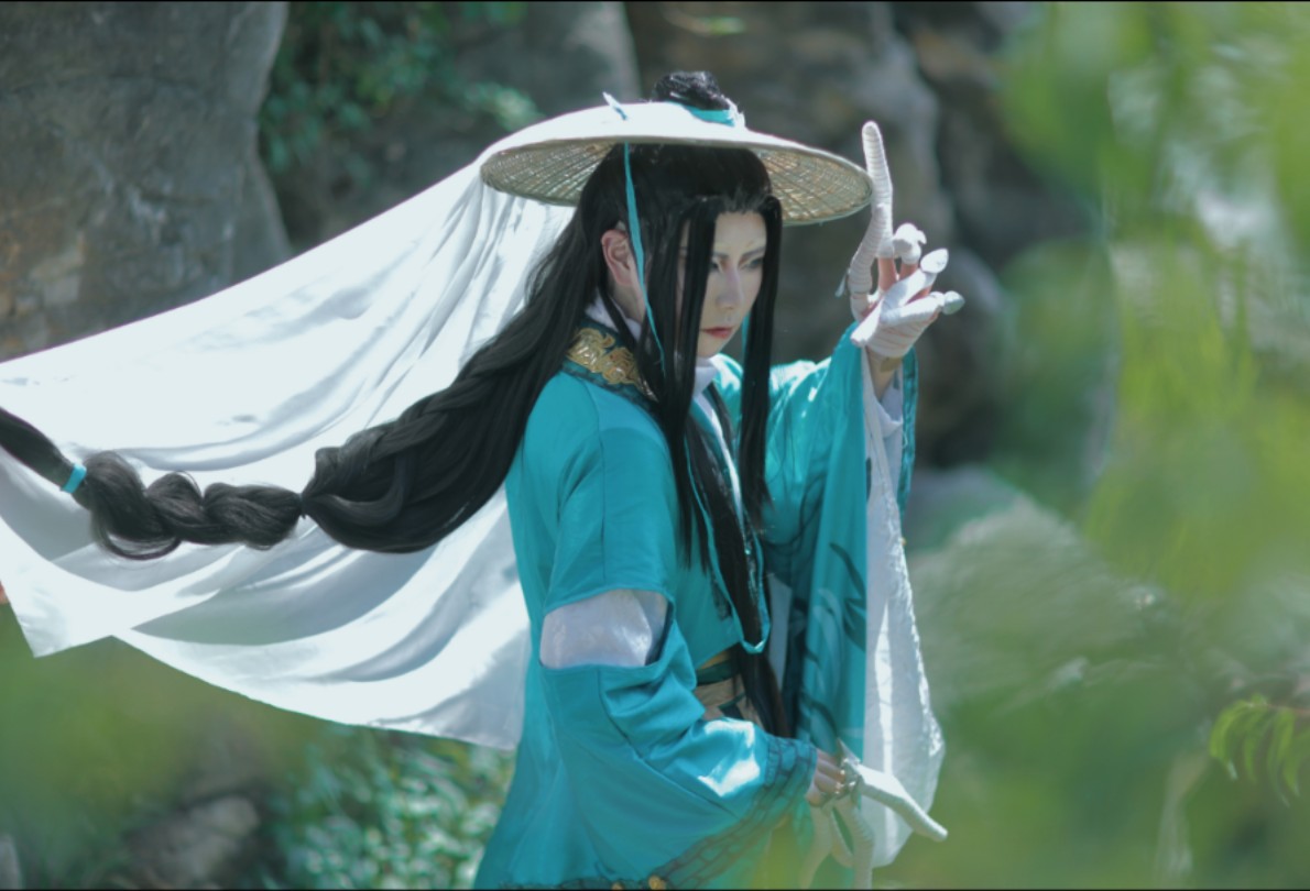 "早说了,这世道容不下你."【一梦江湖俞靖安cos】