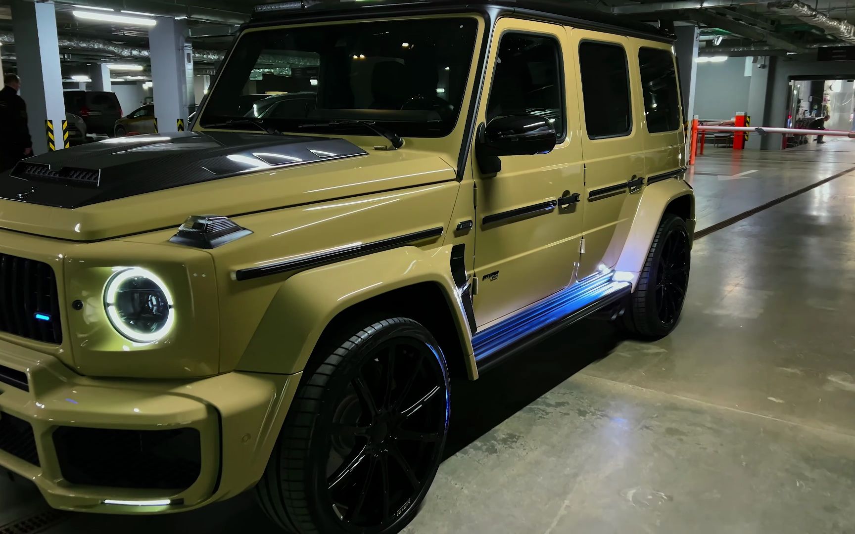 颜色稀有 2023 奔驰 amg g63 brabus 800 - 巴博斯 800
