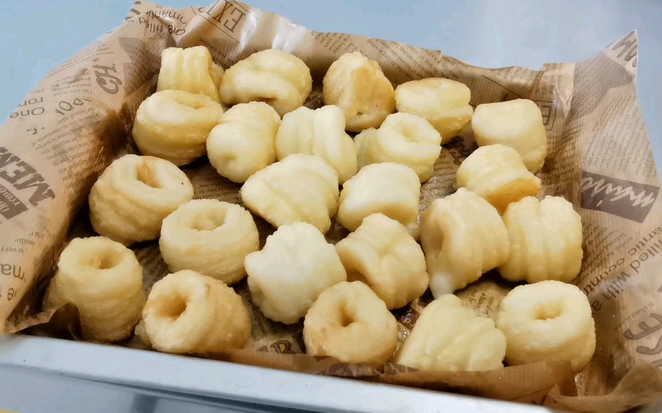 糯米白糖卷做法简单,外表酥脆,里面软糯,非常好吃