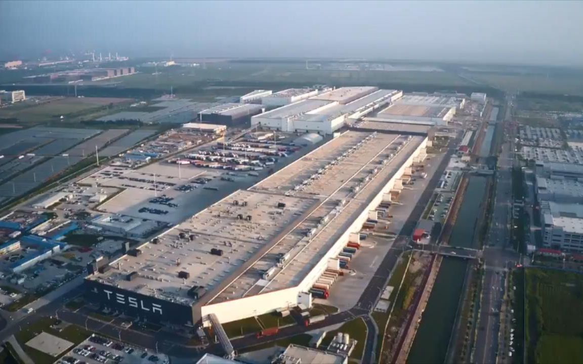 大片既视感, 来自特斯拉上海超级工厂