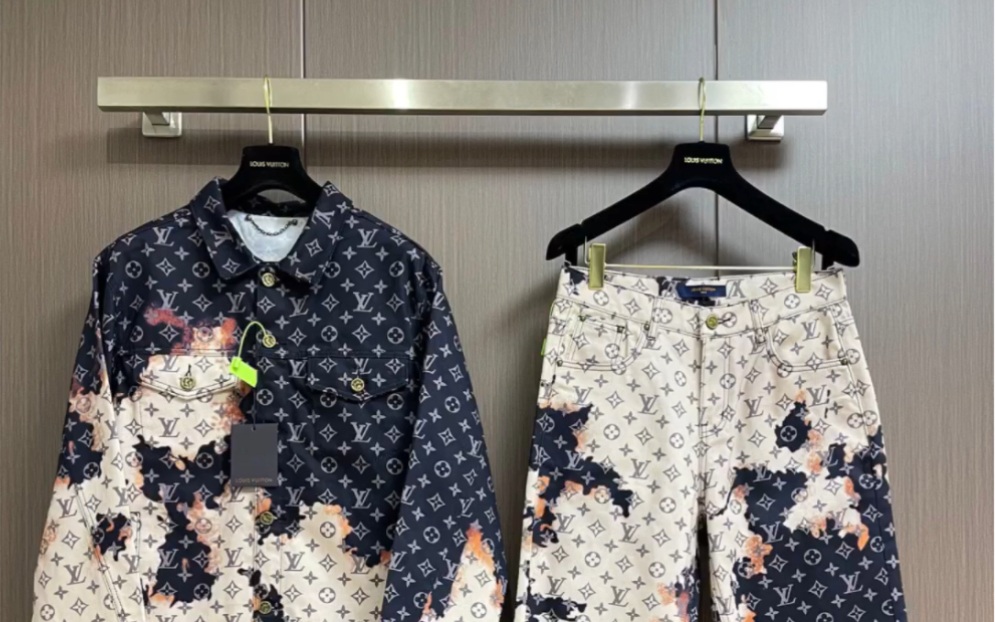 lv路易威登高仿ss24早春新款篝火系列 满印火烧云火焰套装