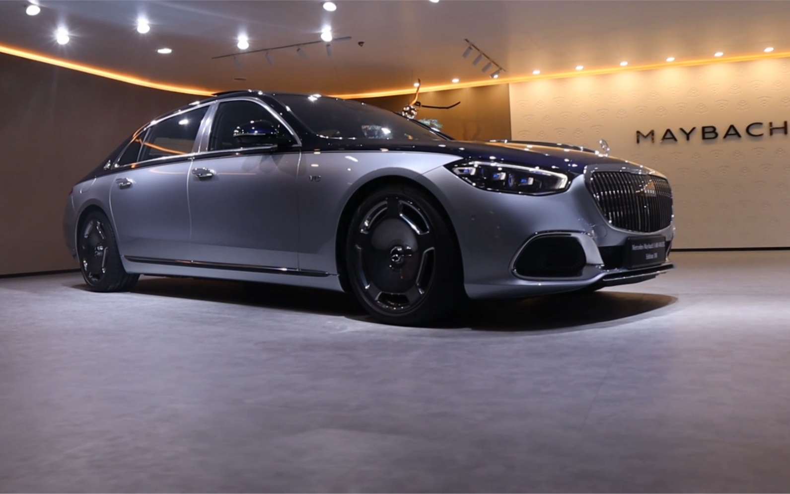 梅赛德斯奔驰 s680迈巴赫 100周年纪念版