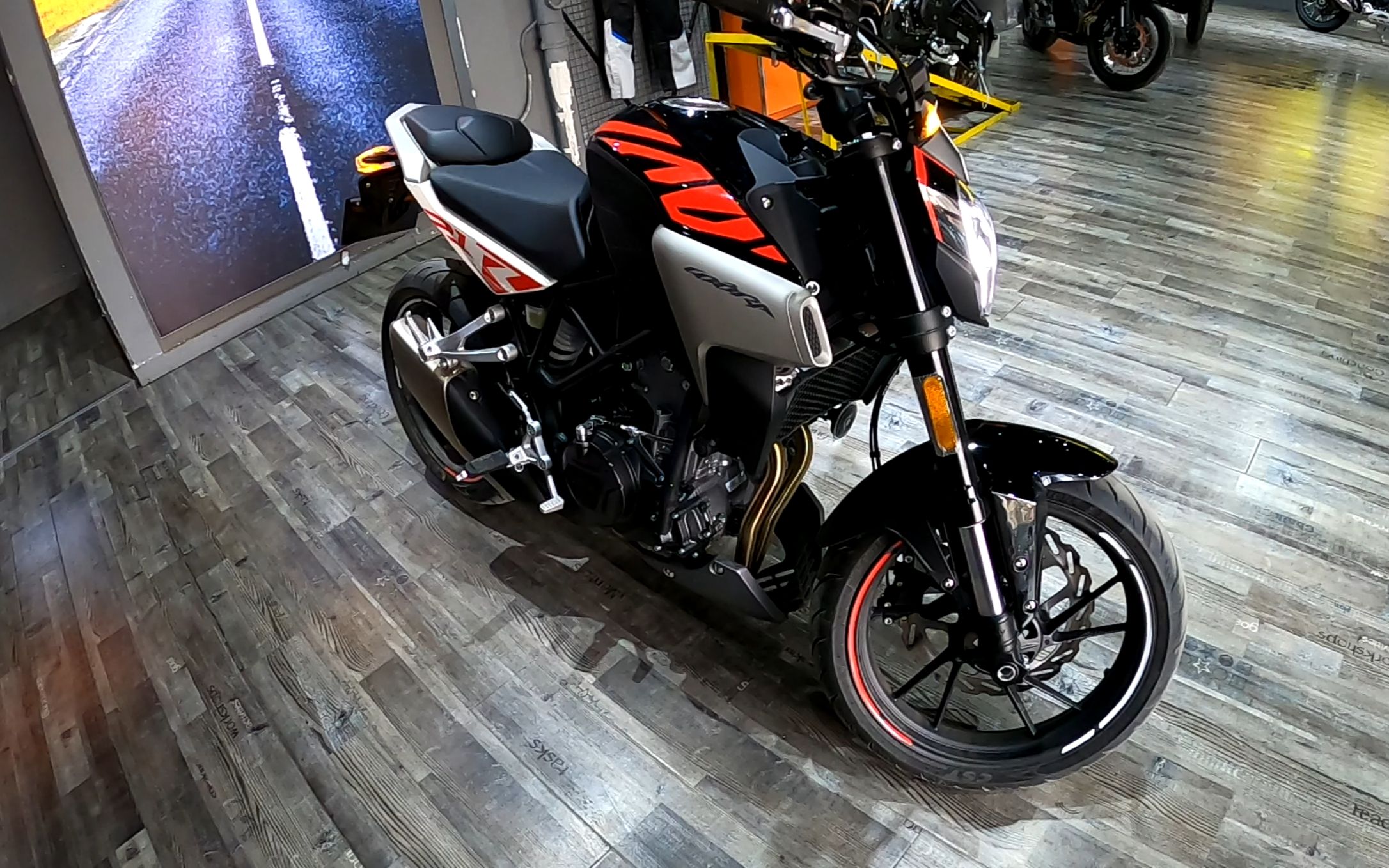 到店实拍凯越321r