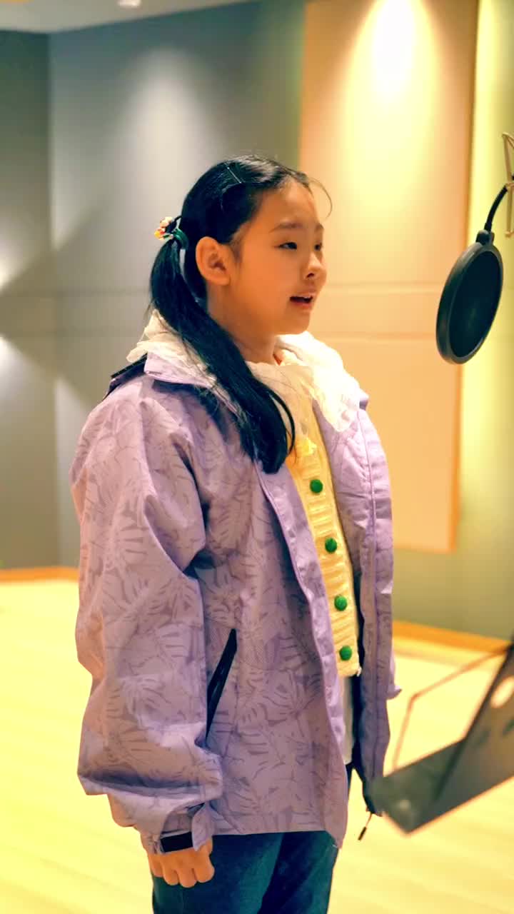 热门音乐可爱到爆炸爱唱歌的小女孩