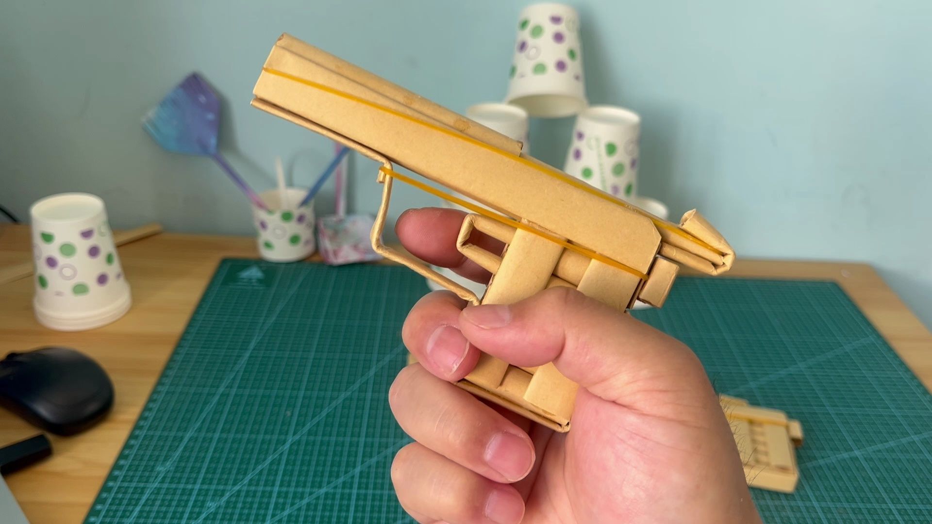 测试粉丝定做的折纸枪